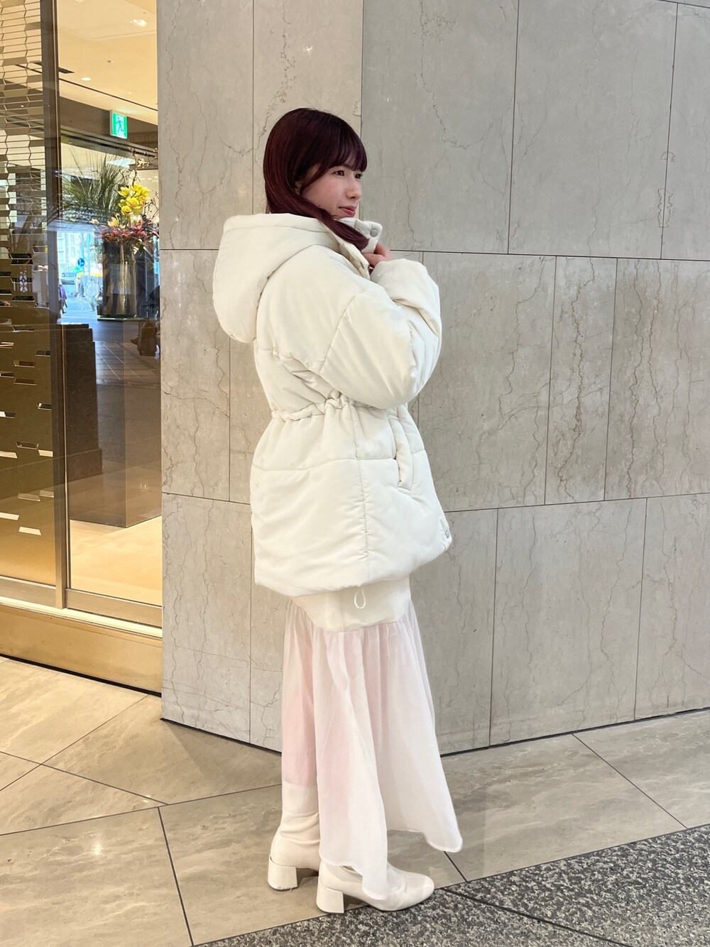 momokaさんの「【フードの取り外し可能】マルチウェイロングダウンコート（one after another NICE CLAUP）」を使ったコーディネートの1枚目の写真