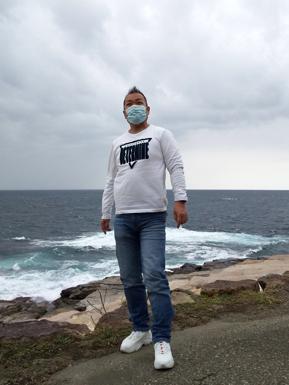 「カジュアル、プチプラ、オヤジ、サーファー」｜「no brandのアイテム（Tシャツ/カットソー、ホワイト系）」を使った、maru 37さん（レディース・162cm）の春コーディネートの1枚目の写真
