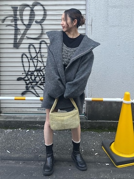 「アイテム（ハンドバッグ、グリーン系）」を使った、濱本凪沙さん（レディース・154cm）の秋コーディネート