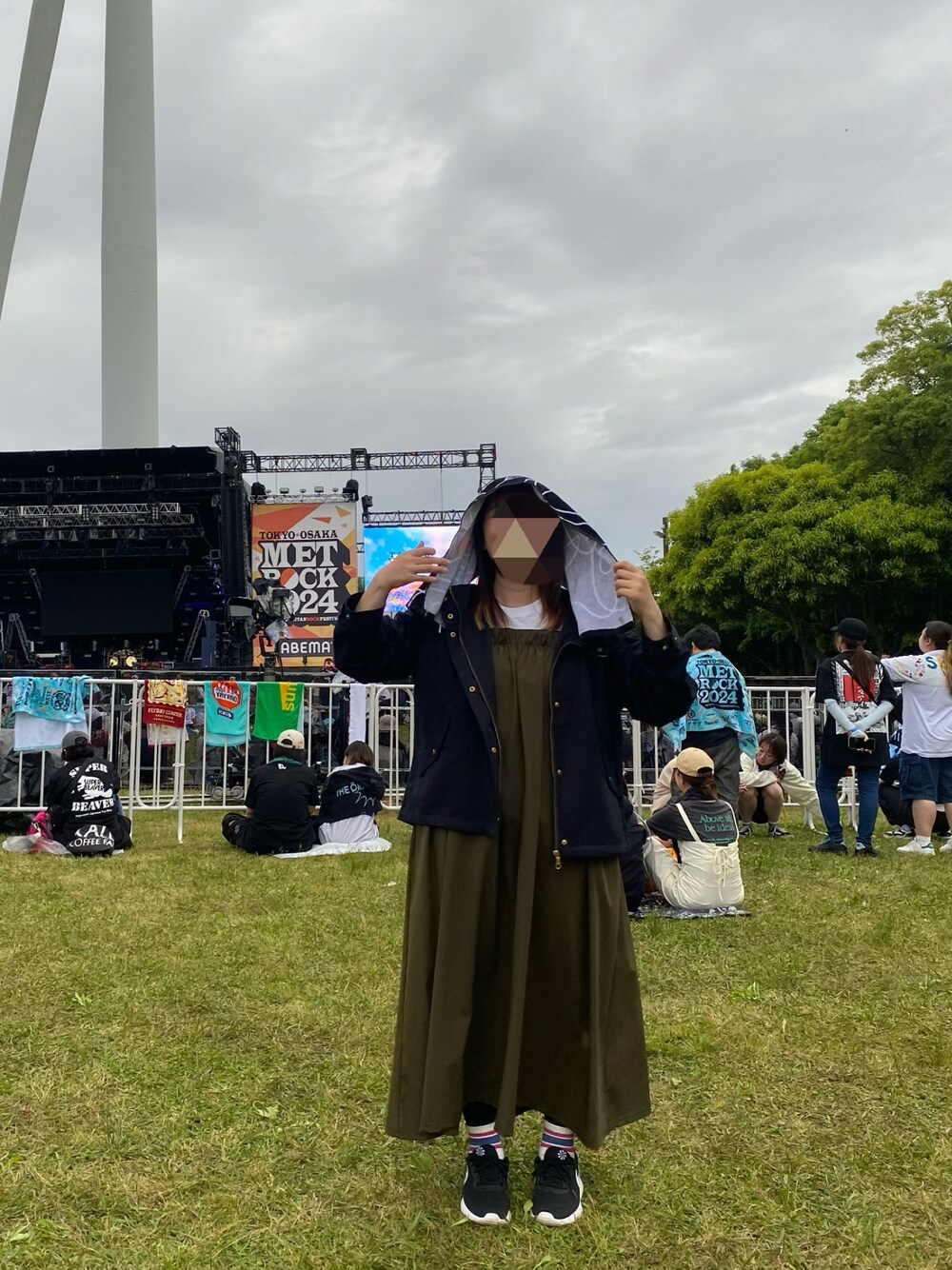 「フェスコーデ」｜「GUのアイテム（マウンテンパーカー、ブラック系）」を使った、hapichocoさん（レディース・154cm）の春コーディネートの1枚目の写真