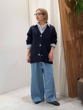 「BABYLONE（バビロン）のVネックチャームカーディガン（カーディガン/ボレロ、ブルー系）」を使った、ゆうなさん（レディース・156cm）の秋コーディネート