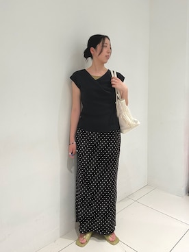 「SENSE OF PLACE by URBAN RESEARCH(センスオブプレイスバイアーバンリサーチ)のサテンアイラインスカート(スカート、ブラック系)」を使った、sawaさん(レディース・168cm)の夏コーディネート
