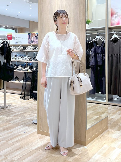 マックスマーラ コンビ素材 カットワーク刺繍ブラウス ホワイト マックスマーラ コンビ素材 カットワーク刺繍ブラウス ホワイト