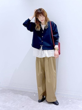 「GLOBAL WORK（グローバルワーク）のシリンダーバッグ/1049528（クラッチバッグ、レッド系）」を使った、はってぃーさん（レディース・168cm）の秋コーディネート