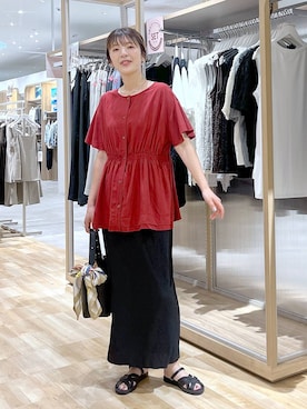 「アイテム（バンダナ/スカーフ、ベージュ系）」を使った、はってぃーさん（レディース・168cm）の夏コーディネート