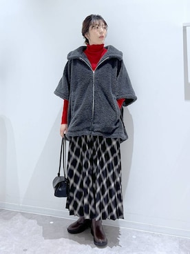 「アイテム（ポンチョ）」を使った、はってぃーさん（レディース・168cm）の秋コーディネート