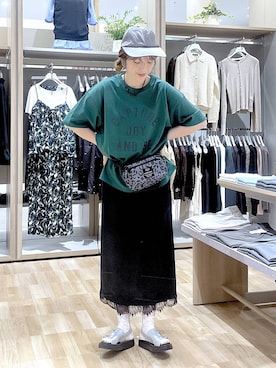 「GLOBAL WORK（グローバルワーク）の冷感コットンプリントBIGTシャツ636805（Tシャツ/カットソー、グリーン系）」を使った、はってぃーさん（レディース・168cm）の春コーディネート