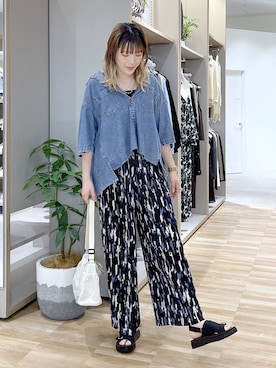 「GLOBAL WORK（グローバルワーク）のセルフカットプリーツパンツ/638599（その他パンツ、ブルー系）」を使った、はってぃーさん（レディース・168cm）の春コーディネート