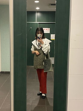 「キルティングベスト」｜「アイテム（その他アウター）」を使った、𝐚𝐤𝐚𝐫𝐢 さん（レディース・165cm）の秋コーディネート