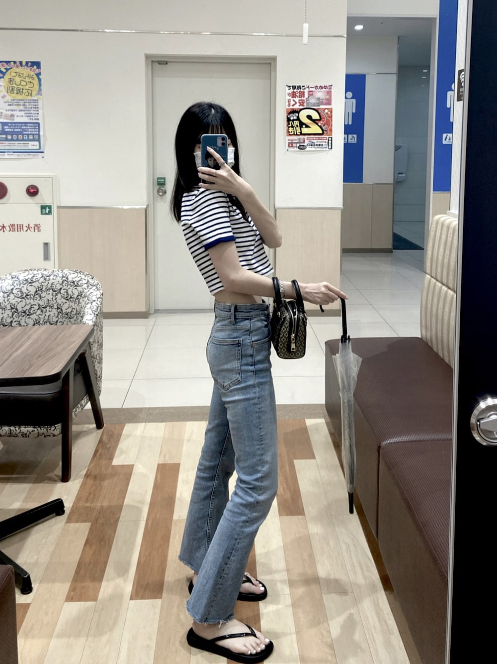 「ZARAのアイテム（デニムパンツ、ブルー系）」を使った、saiさん（レディース・156cm）の夏コーディネートの1枚目の写真