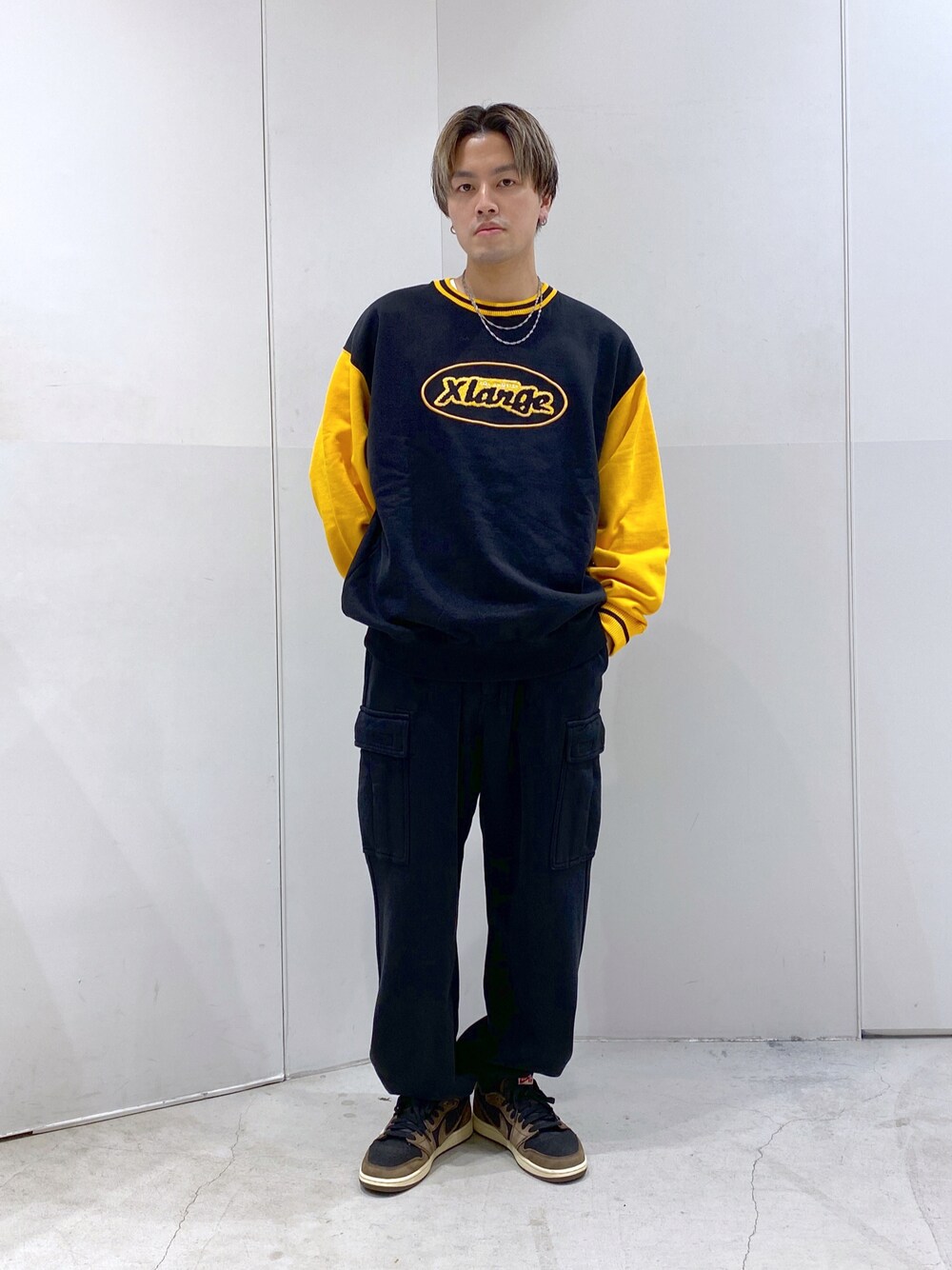 「だから秋服が好き、秋服、休日スタイル、オトナカジュアル、秋トレンド2021、黒、ストリート、おしゃれさんと繋がりたい、いいね、save、フォローお願いします🤑、XLARGE、原宿」｜「XLARGEのRETRO CREW NECK SWEAT（スウェット、ブラック系）」を使った、Tatsukiさん（メンズ・173cm）の秋コーディネートの1枚目の写真
