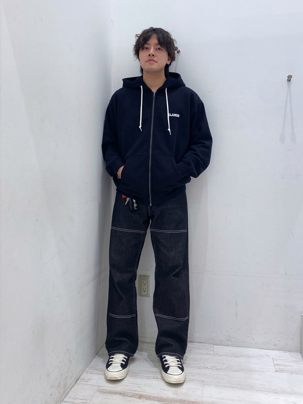 「XLARGEのEMBROIDERY STITCHED WORK PANTS（その他パンツ、ブラック系）」を使った、Tatsukiさん（メンズ・173cm）の夏コーディネートの1枚目の写真