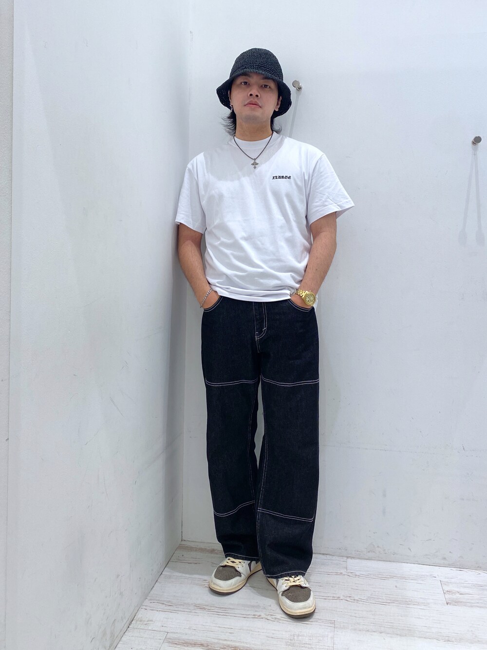 「XLARGEのKNITTED PAPER BUCKET HAT（ハット、ブラック系）」を使った、Tatsukiさん（メンズ・173cm）の夏コーディネートの1枚目の写真