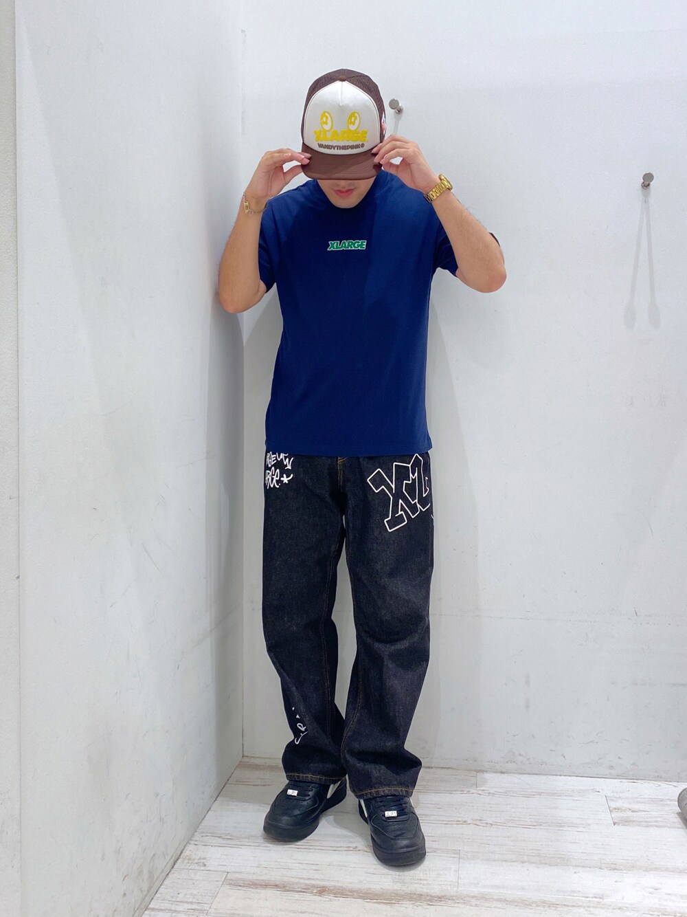 「XLARGEのGRAFFITI DENIM PANTS（その他パンツ、ブラック系）」を使った、Tatsukiさん（メンズ・173cm）の夏コーディネートの1枚目の写真