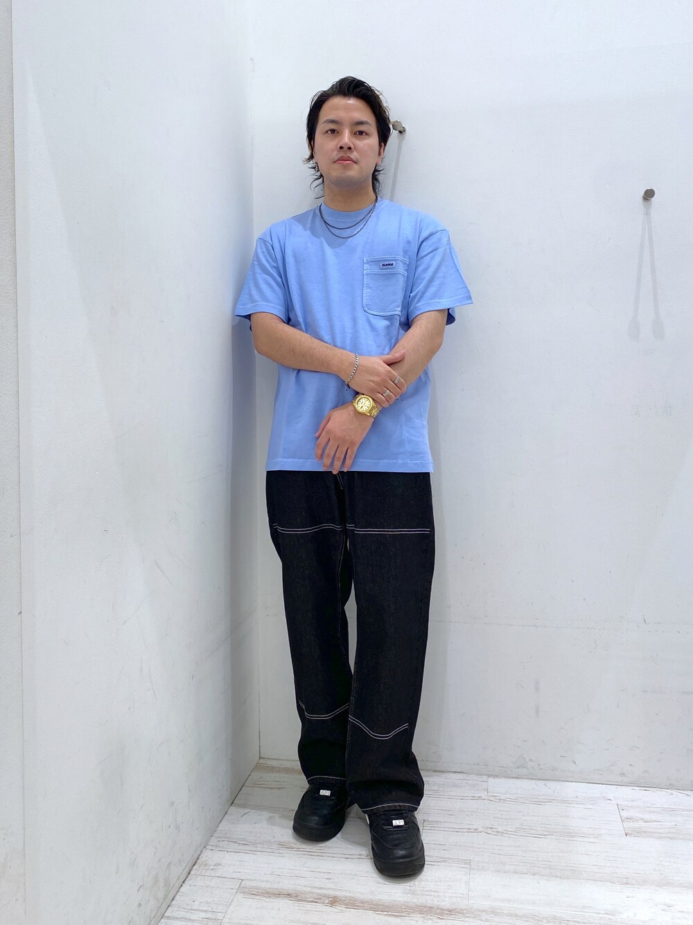 「XLARGEのWORK POCKET S/S TEE（Tシャツ/カットソー、ブルー系）」を使った、Tatsukiさん（メンズ・173cm）の夏コーディネートの1枚目の写真
