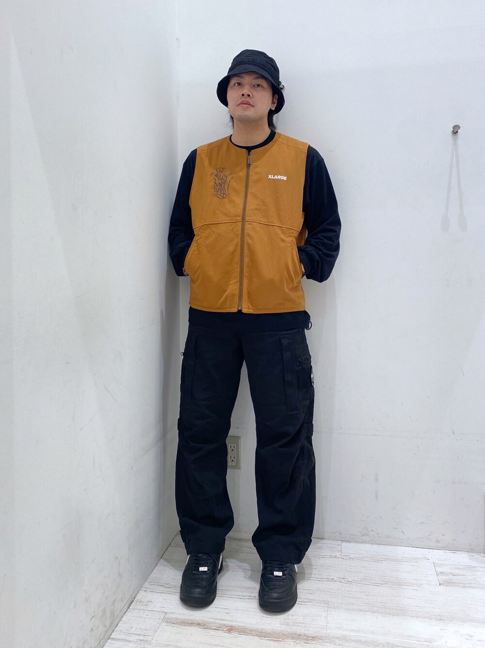 「XLARGEのMULTI POCKET MILITARY PANTS（その他パンツ、ブラック系）」を使った、Tatsukiさん（メンズ・173cm）の夏コーディネートの1枚目の写真