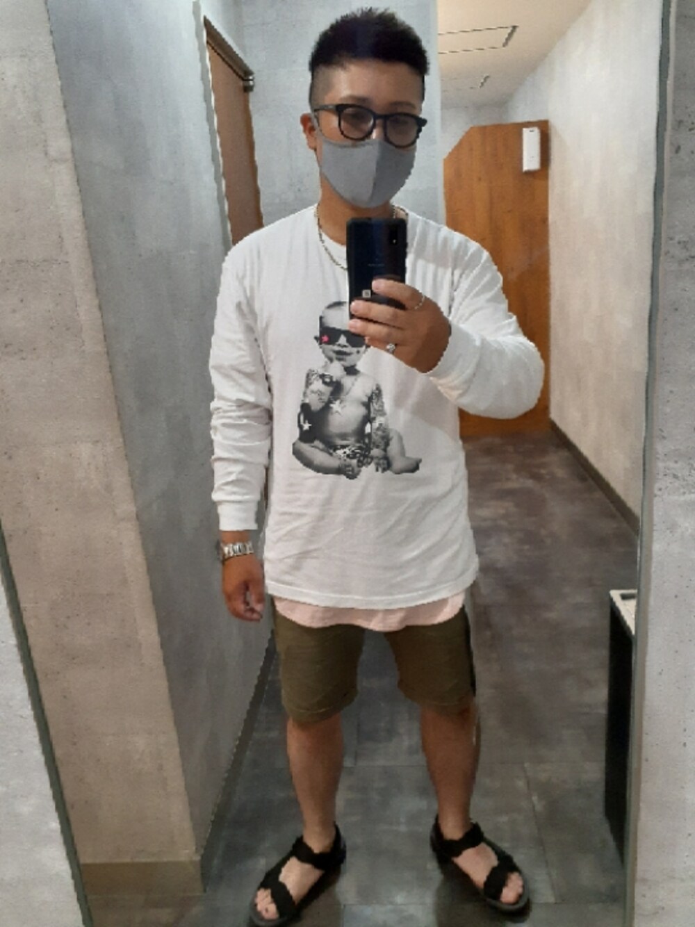「夏コーデ、シンプルコーデ、オトナカジュアル、スポーツサンダル、カジュアル」｜「Star leanのアイテム（Tシャツ/カットソー、ホワイト系）」を使った、$sho$さん（メンズ・172cm）の夏コーディネートの1枚目の写真