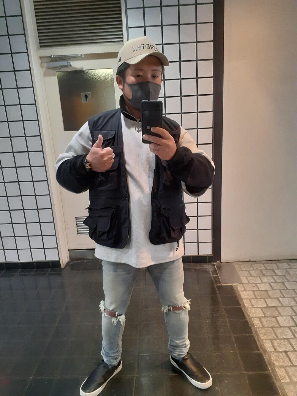 「大人カジュアル、リラックススタイル、ストリート、ラフコーデ」｜「mnmlのアイテム（デニムパンツ、ブルー系）」を使った、$sho$さん（メンズ・172cm）の春コーディネートの1枚目の写真