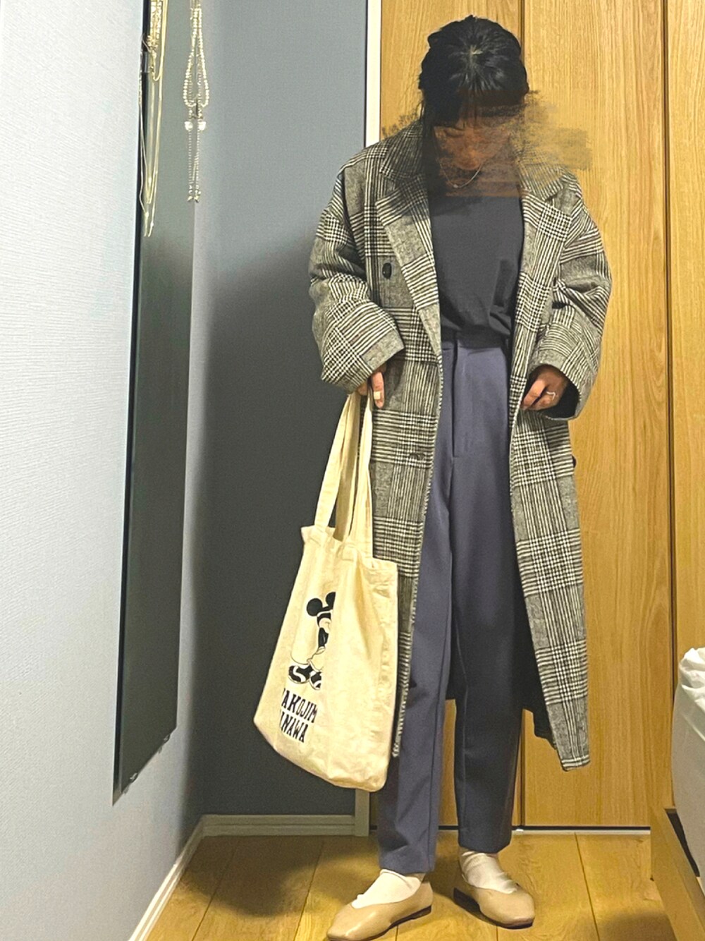 「大人カジュアル、休日スタイル、きれいめカジュアル、低身長、プチプラ、GU、しまむら、チェスターコート」｜「しまむらのアイテム（Tシャツ/カットソー、グレー系）」を使った、ちび太さん（レディース・145cm）の冬コーディネートの1枚目の写真