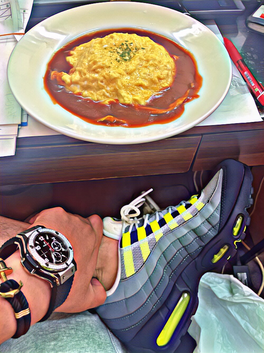 「オムライス、グルメ、エアマックス95、AIR MAX95、kicks、今日のコーデ、今日のおやつ、お洒落さんとつながりたい、HUBLOT、ウブロ」｜「NIKEのアイテム（スニーカー、グレー系）」を使った、怠惰ですけれども®︎さん（メンズ・170cm）の夏コーディネートの1枚目の写真