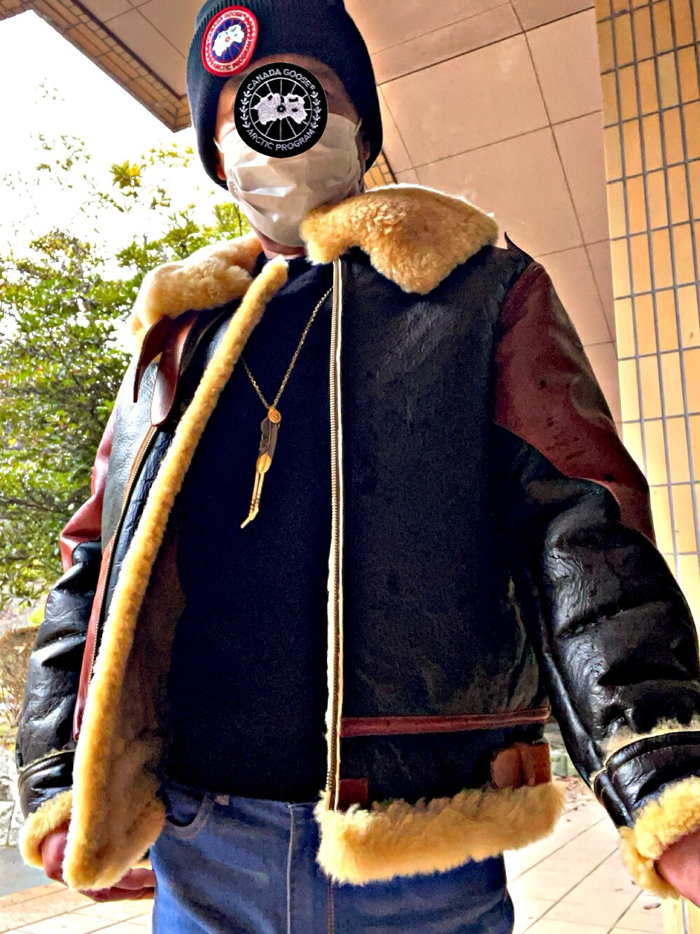 「カナダグース、CANADA GOOSE、BUZZ RICKSONS、Buzz Rickson、バズリクソンズ、B-3、お洒落さんとつながりたい、アメカジ、裏原、ネイティブアクセサリー、ムートンジャケット」｜「Buzz Rickson'sのアイテム（ムートンコート、ブラウン系）」を使った、怠惰ですけれども®︎さん（メンズ・170cm）の冬コーディネートの1枚目の写真