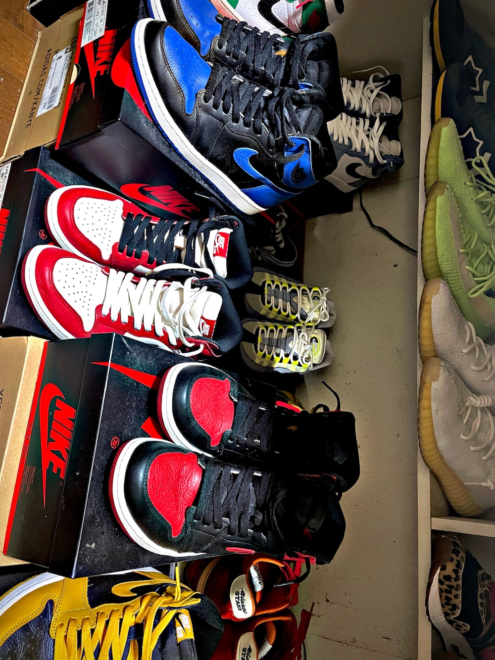 「エアジョーダン1、ジョーダン1、NIKE、ナイキ、スニーカー、スニーカーコーデ、aj1、air jordan 1、今日のコーデ、kicks、お洒落さんとつながりたい、おしゃれさんと繋がりたい、ストリートコーデ、アメカジ」｜「NIKEのアイテム（スニーカー、その他）」を使った、怠惰ですけれども®︎さん（メンズ・170cm）の春コーディネートの1枚目の写真