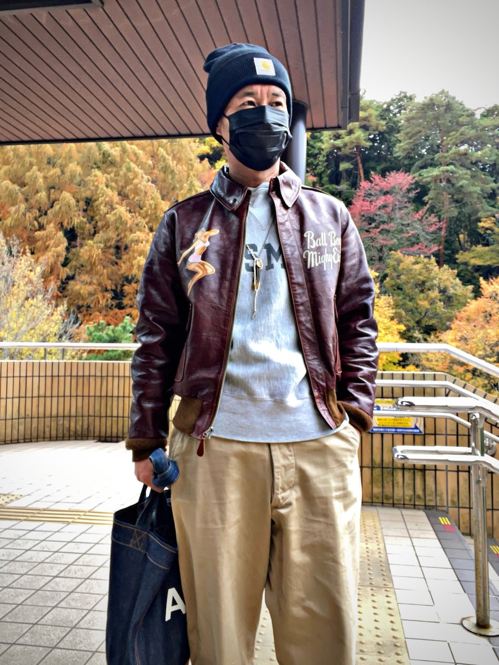 「vintage、VINTAGE、ビンスエ、ヴィンテージスウェット、ビンテージスウェット、USARMY、USMA、Champion、USAAF、A-2、フライトジャケット、今日のコーデ、お洒落さんとつながりたい、リバースウィーブ、REVERSE WEAVE」｜「carbonicのアイテム（ニットキャップ/ビーニー、ブラック系）」を使った、怠惰ですけれども®︎さん（メンズ・170cm）の秋コーディネートの1枚目の写真