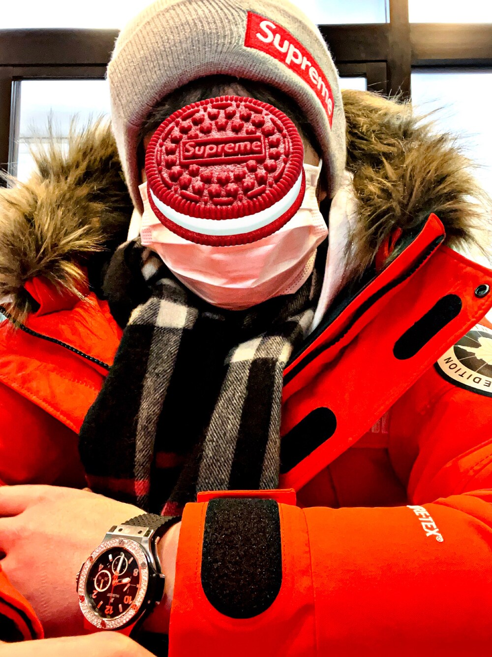 「NEW ERA、supreme、THE NORTH FACE、HUBLOT、今日のコーデ、お洒落さんとつながりたい、ウブロ、hublotbigbang、supremebeanie、burberry、ストリートコーデ」｜「Supreme のアイテム（ニットキャップ/ビーニー、グレー系）」を使った、怠惰ですけれども®︎さん（メンズ・170cm）の冬コーディネートの1枚目の写真