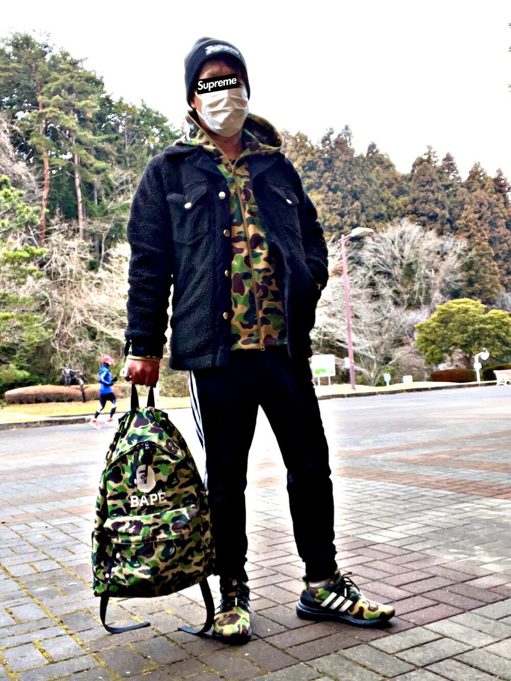 「adidas、adidas originals、Bape、A BATHING APE、nano・universe、Wrangler、supreme、NEW ERA、ストリートコーデ、スニーカーコーデ、今日のコーデ、お洒落さんと繋がりたい、お洒落さんとつながりたい、シュプリーム、カモフラ」｜「Wranglerのアイテム（その他アウター、ブラック系）」を使った、怠惰ですけれども®︎さん（メンズ・170cm）の冬コーディネートの1枚目の写真