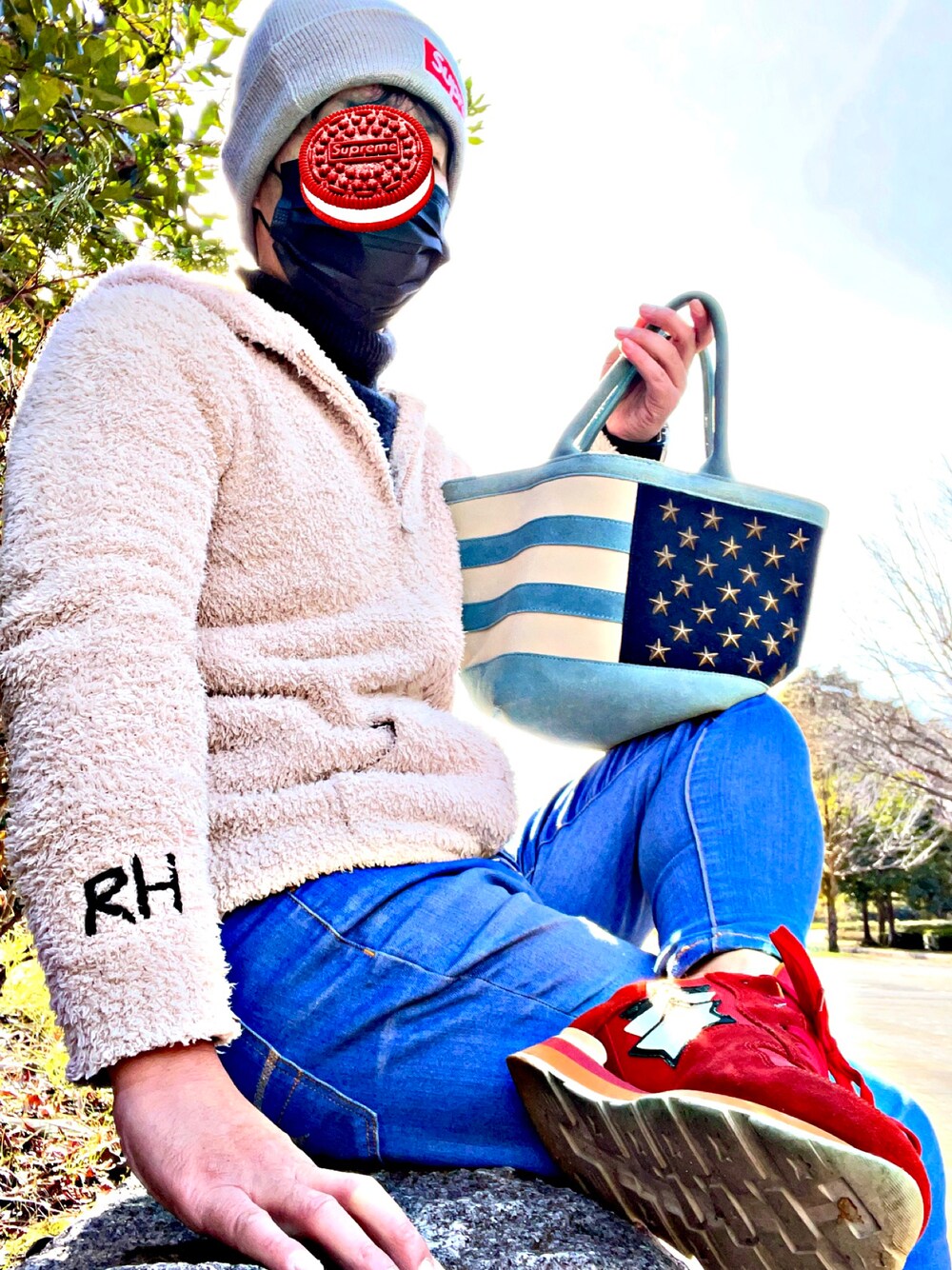 「Ron Herman、RHC、RonHerman、ロンハーマン、アトランティックスターズ、カリフォルニアスタイル、西海岸スタイル、シュプリーム、supreme、アメリカンイーグル、スニーカーコーデ、ストリートコーデ、今日のコーデ、お洒落さんとつながりたい」｜「Ron Hermanのアイテム（ニットキャップ/ビーニー、グレー系）」を使った、怠惰ですけれども®︎さん（メンズ・170cm）の冬コーディネートの1枚目の写真