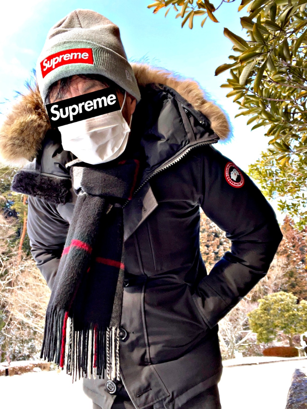 「カナダグース、CANADA GOOSE、jasper、ジャスパー、ビーニー、ボックスロゴ、BOX LOGO、大寒波、雪、冬コーデ、お洒落さんと繋がりたい、お洒落さんとつながりたい、ストリートコーデ、今日のコーデ」｜「NEW ERAのアイテム（ニットキャップ/ビーニー、グレー系）」を使った、怠惰ですけれども®︎さん（メンズ・170cm）の冬コーディネートの1枚目の写真