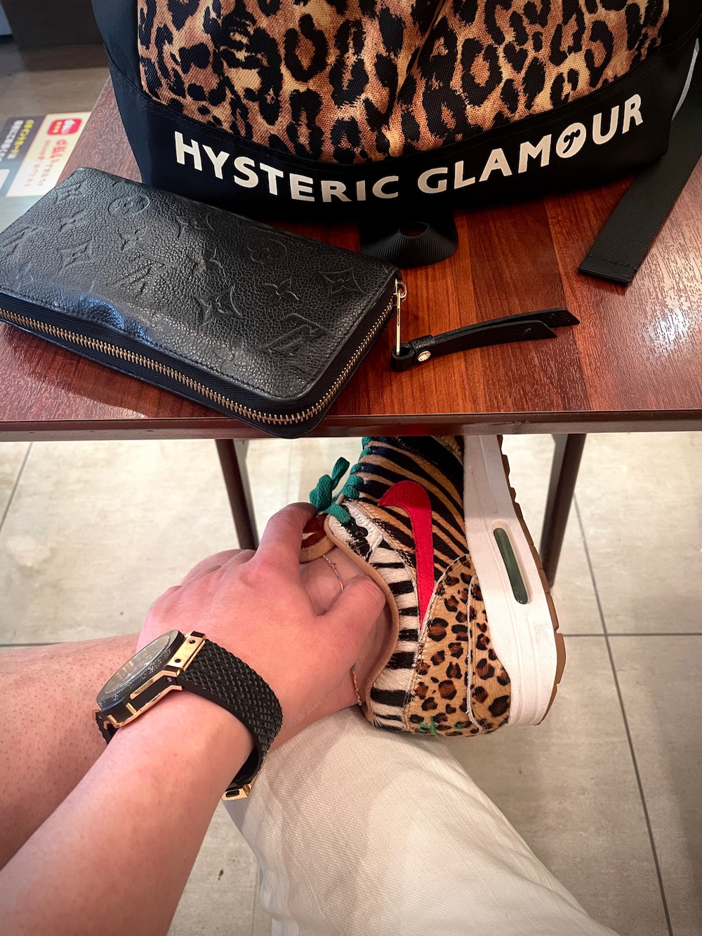 「お洒落さんと繋がりたい、お洒落さんとつながりたい、ルイヴィトン、LOUIS  VUITTON、hysteric glamour、ヒステリックグラマー、ウブロ、今日のコーデ、ストリートコーデ、アメカジ」｜「HYSTERIC GLAMOURのアイテム（バックパック/リュック、ゴールド系）」を使った、怠惰ですけれども®︎さん（メンズ・170cm）の夏コーディネートの1枚目の写真