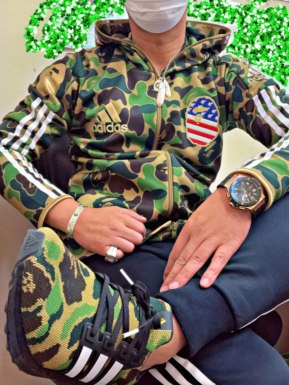 「カモフラ、A BATHING APE、ファッション、アディダスオリジナルス、今日のコーデ、シルバーアクセサリー、HUBLOT、ウブロ、お洒落さんとつながりたい、ストリート系、ストリートファッション」｜「adidas Originalsのアイテム（パーカー、その他）」を使った、怠惰ですけれども®︎さん（メンズ・170cm）の秋コーディネートの1枚目の写真