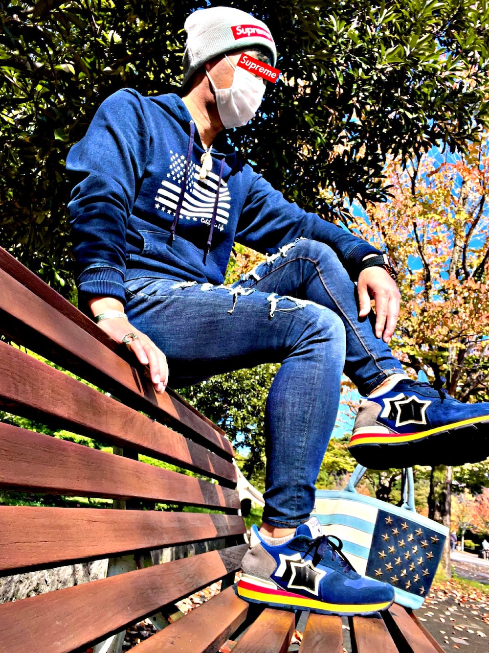 「ユースフルサーフ、youthfulsurf、ロンハーマン、Ron Herman、アトランティックスターズ、Atlantic STARS、supreme、NEWERA、今日のコーデ、お洒落さんとつながりたい、スニーカーコーデ、ストリートコーデ」｜「Atlantic STARSのアイテム（スニーカー、ブルー系）」を使った、怠惰ですけれども®︎さん（メンズ・170cm）の秋コーディネートの1枚目の写真
