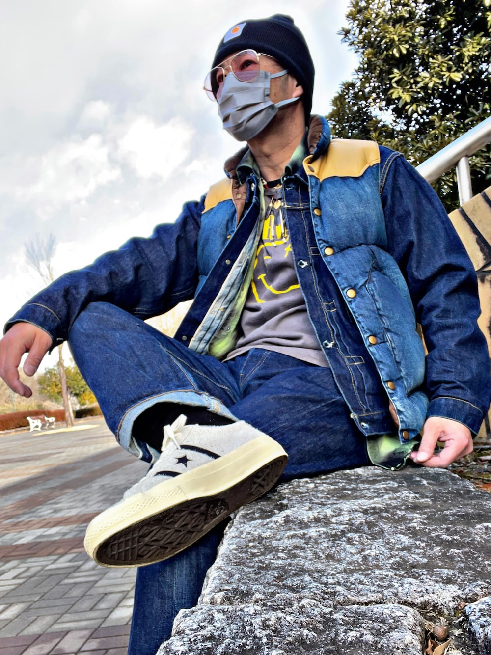 「TMT、converse、ジャックスター、コンバース、チャックテイラー、ロッキーマウンテン、ニルヴァーナ、NIRVANA、carhartt、NUMBER (N)INE、ナンバーナイン(NUMBER (N)INE)、今日のコーデ、おしゃれさんと繋がりたい、お洒落さんとつながりたい」｜「LEVI'S VINTAGE CLOTHINGのアイテム（デニムジャケット、ブルー系）」を使った、怠惰ですけれども®︎さん（メンズ・170cm）の冬コーディネートの1枚目の写真