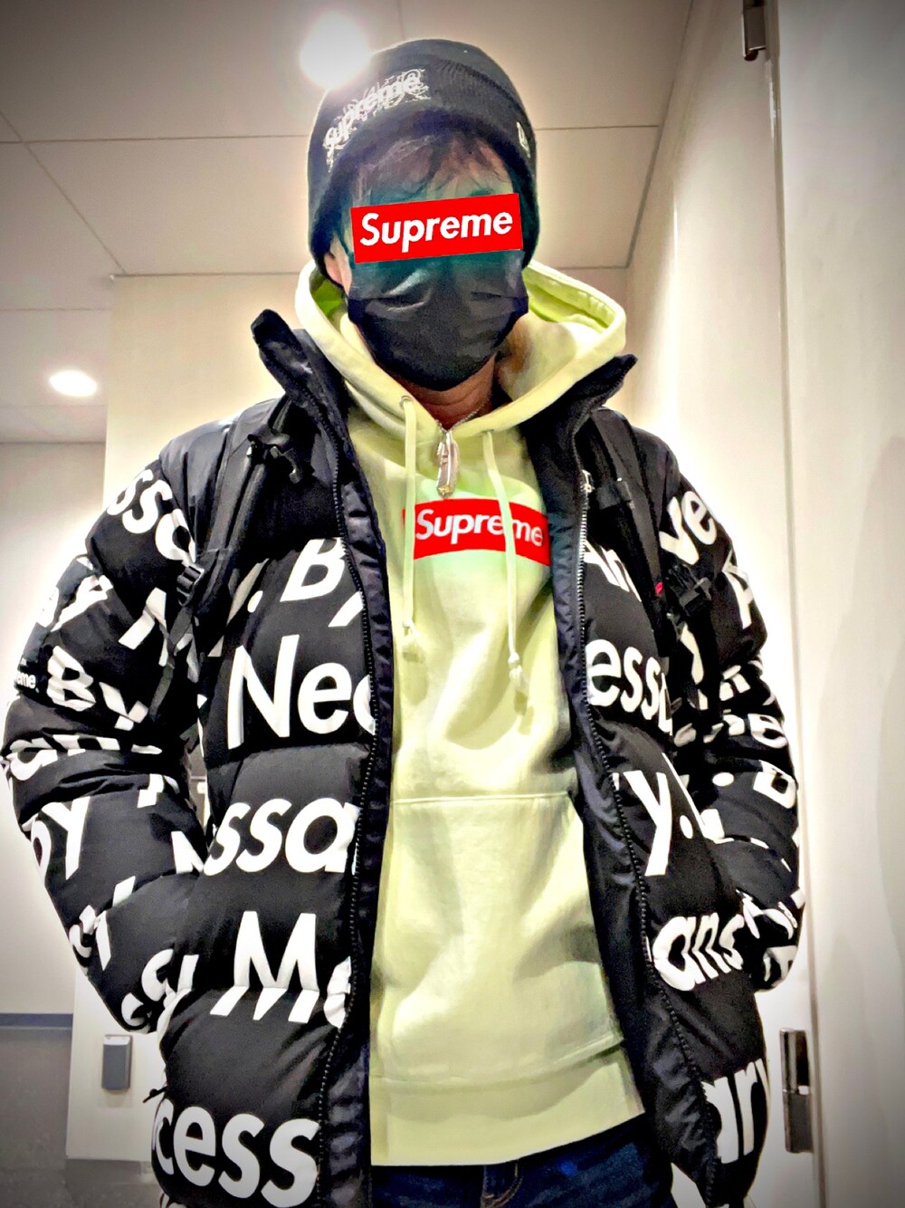 「シュプリーム、シュプリームボックスロゴ、supreme、supremeboxlogo、nuptse、ヌプシ、THE NORTH FACE、NEWERA、beanie、冬コーデ、お洒落さんとつながりたい、お洒落さんと繋がりたい、今日のコーデ、ストリートコーデ、シュプノース」｜「Supreme のアイテム（ニットキャップ/ビーニー、ブラック系）」を使った、怠惰ですけれども®︎さん（メンズ・170cm）の冬コーディネートの1枚目の写真
