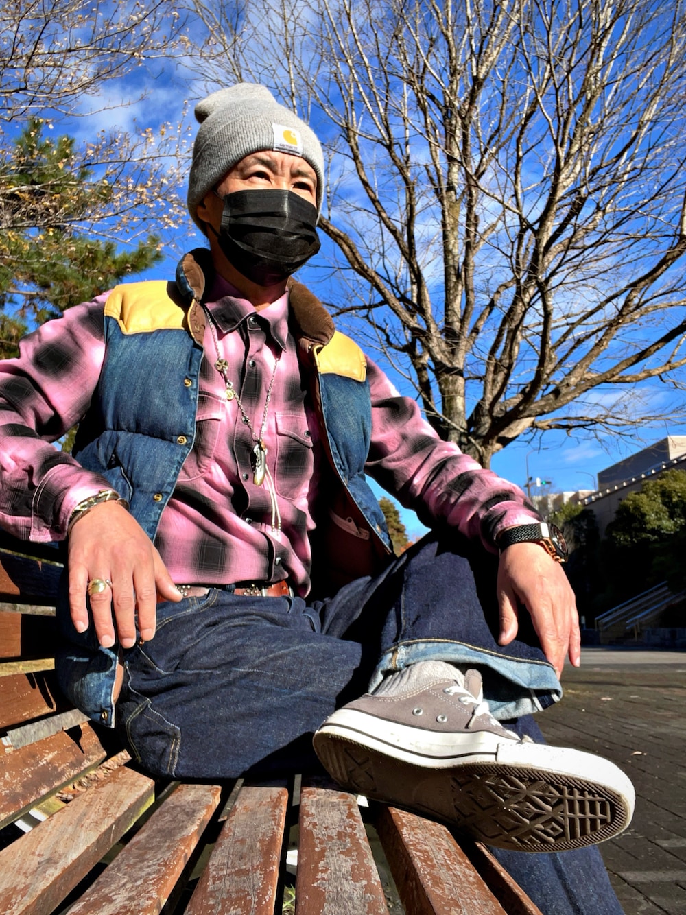 「カーハート、carhartt、TMT、ティーエムティー(TMT)、コンバース、converse、Rocky Mountain、ロッキーマウンテン、今日のコーデ、お洒落さんとつながりたい、アメカジ、ビンテージ、ヴィンテージ、vintage、VINTAGE」｜「CONVERSEのアイテム（スニーカー、グレー系）」を使った、怠惰ですけれども®︎さん（メンズ・170cm）の秋コーディネートの1枚目の写真