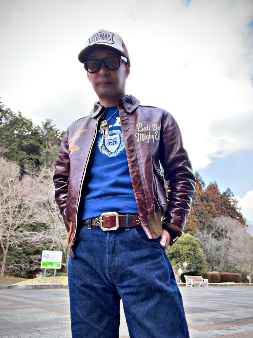 「YALE、カレッジロゴ、ヴィンスウェ、ビンスエ、ビンテージ、VINTAGE、お洒落さんとつながりたい、今日のコーデ、おしゃれさんと繋がりたい、ヴィンテージスウェット、バズリクソンズ、LVC、501xx」｜「LEVI'S VINTAGE CLOTHINGのアイテム（デニムパンツ、ブルー系）」を使った、怠惰ですけれども®︎さん（メンズ・170cm）の春コーディネートの1枚目の写真