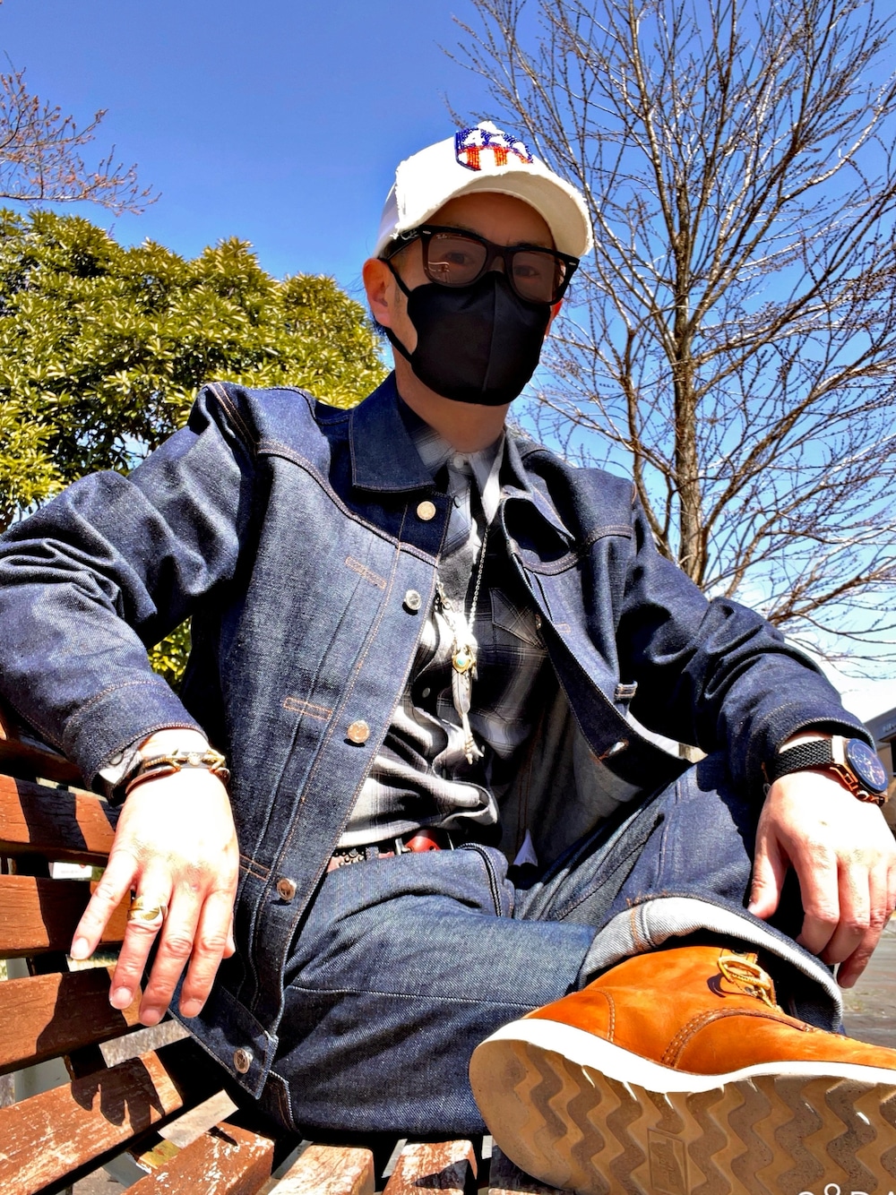 「ゴローズ、タディアンドキング、goro's、tady&king、NUMBER (N)INE、A.P.C.、アーペーセー、お洒落さんとつながりたい、おしゃれさんと繋がりたい、今日のコーデ、メガネ男子、メガネコーデ、アメカジ、WAYFARER、ウェイファーラー」｜「A.P.C.のアイテム（デニムジャケット、ブルー系）」を使った、怠惰ですけれども®︎さん（メンズ・170cm）の春コーディネートの1枚目の写真