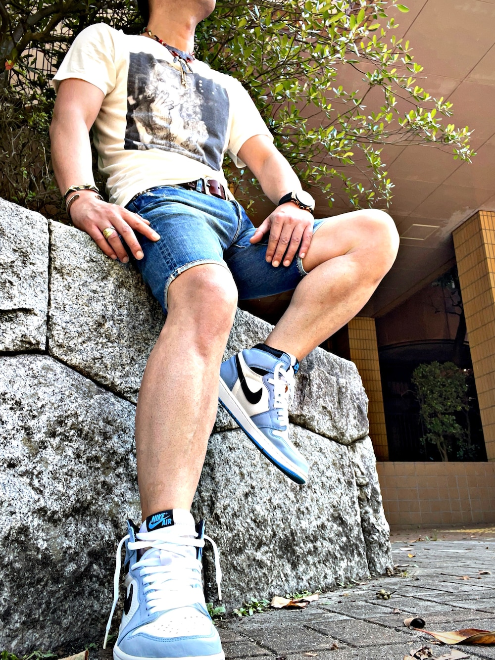 「アメカジ、裏原、ヒステリックグラマー、Hysteric Glamour、jordan1、ナイキ、スニーカーコーデ、ジョーダン1、NIRVANA、Courtney Love、デニムショートパンツ」｜「NIKEのアイテム（スニーカー、ブルー系）」を使った、怠惰ですけれども®︎さん（メンズ・170cm）の夏コーディネートの1枚目の写真
