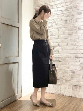 「アイテム（シュシュ、ゴールド系）」を使った、syrupさん（レディース・162cm）の秋コーディネート