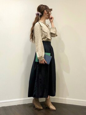 「秋トレンド2021」｜「アイテム（PC・スマホグッズ/家電）」を使った、syrupさん（レディース・162cm）の秋コーディネート
