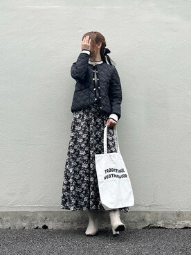 「花柄」｜「アイテム（PC・スマホグッズ/家電）」を使った、syrupさん（レディース・162cm）の秋コーディネート