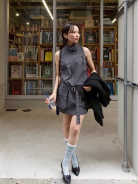 「Knuth Marf（クヌースマーフ）のstand neck mini dress（ワンピース、グレー系）」を使った、Knuth Marfさん（レディース・159cm）の夏コーディネート