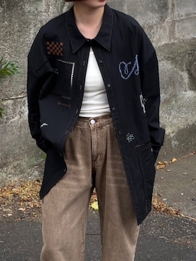 「Knuth Marf（クヌースマーフ）のwide bell-bottom denim pants（デニムパンツ、ブラウン系）」を使った、Knuth Marfさん（レディース・159cm）の夏コーディネート
