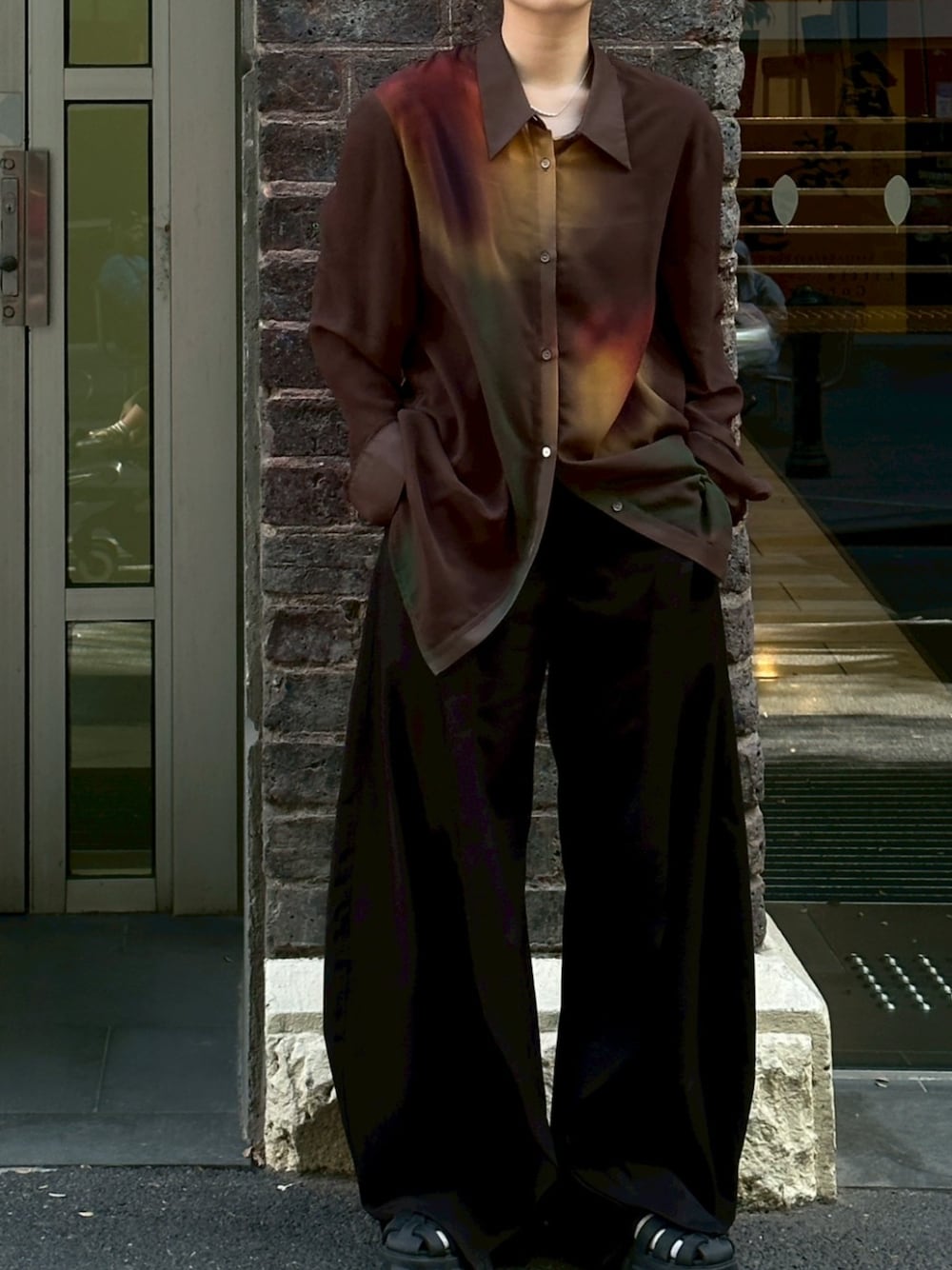 「Knuth Marfのslit deformed pants(unisex)（その他パンツ、ブラック系）」を使った、Knuth Marfさん（レディース・155cm）の夏コーディネートの1枚目の写真