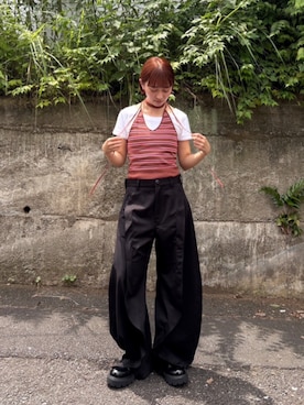「Knuth Marf（クヌースマーフ）のslit deformed pants(unisex)（その他パンツ、ブラック系）」を使った、Knuth Marfさん（レディース・159cm）の夏コーディネート