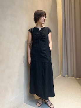 「UNITED ARROWS（ユナイテッドアローズ）のリネン シャーリング スキッパー ワンピース ‐ウォッシャブル‐（ワンピース、ブラック系）」を使った、柴田（shibata)さん（レディース・164cm）の夏コーディネート