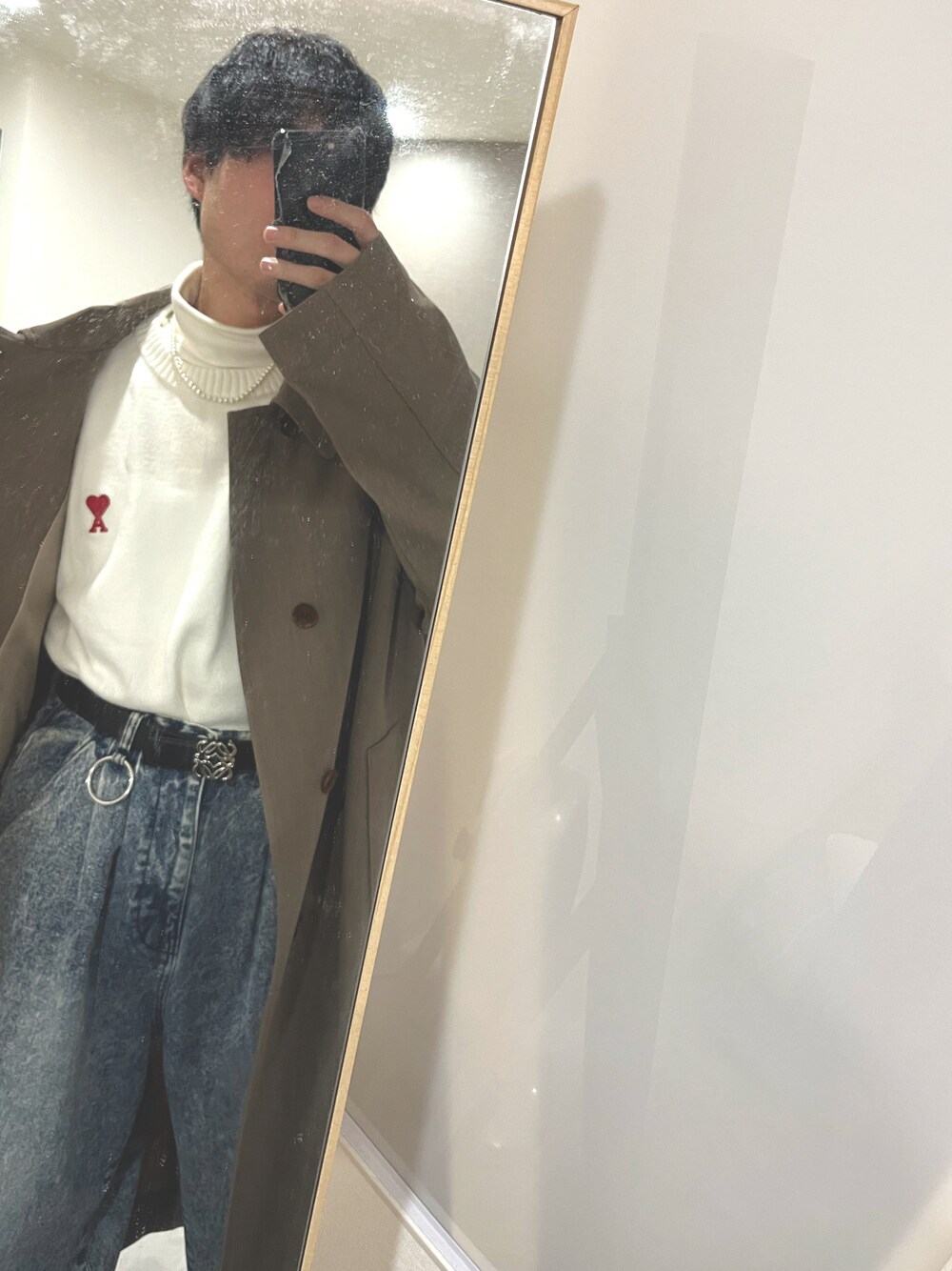 「adrer、ADRER、amiparis、LOEWE、LIDnM、LIDNM、GUコーデ、GU、デート、デートコーデ、プチプラ、プチプラコーデ、冬コーデ、オトナカジュアル、秋冬コーデ」｜「AMIPARISのアイテム（ニット/セーター、ホワイト系）」を使った、yuuukeyさん（メンズ・164cm）の冬コーディネートの1枚目の写真