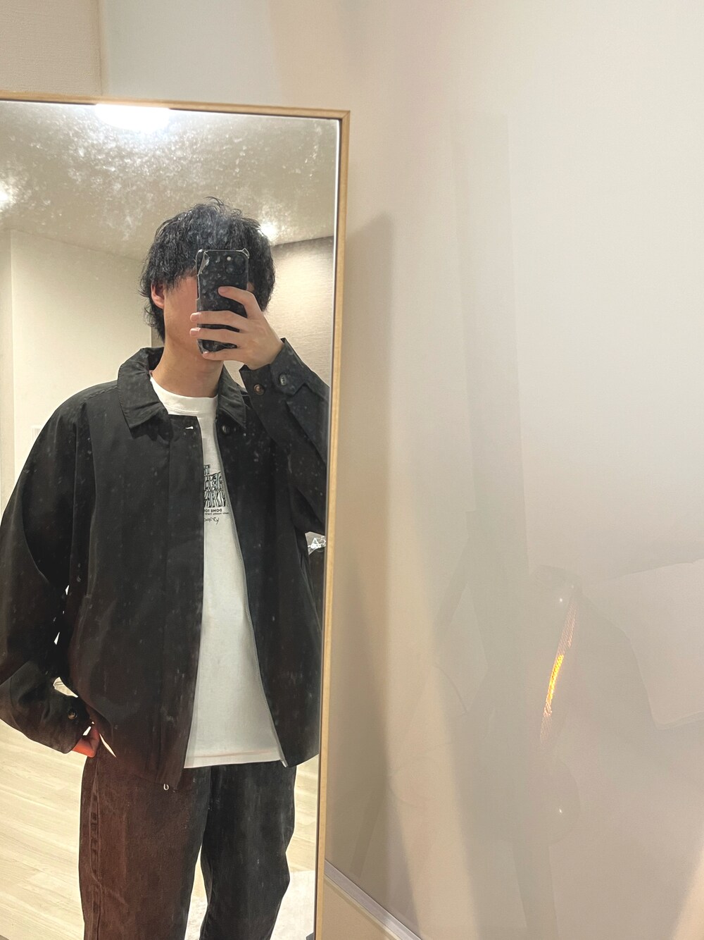 「冬を彩る色いろコーデ、春コーデ、きれいめカジュアル、King Gnu、remer、WYM LIDNM、WYM、オトナカジュアル、デート、デートコーデ、カジュアルコーデ、プチプラ、プチプラコーデ、デニム、大人カジュアル」｜「remerのloose zip jacket / ルーズジップジャケット（カバーオール、グレー系）」を使った、yuuukeyさん（メンズ・164cm）の冬コーディネートの1枚目の写真